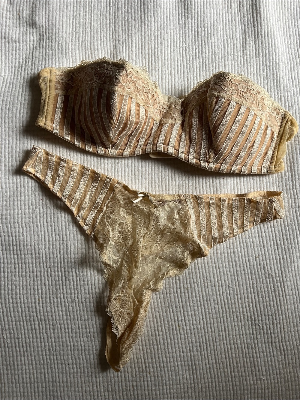 Sheer Lace Strapless Bra & Thong Set - Cream